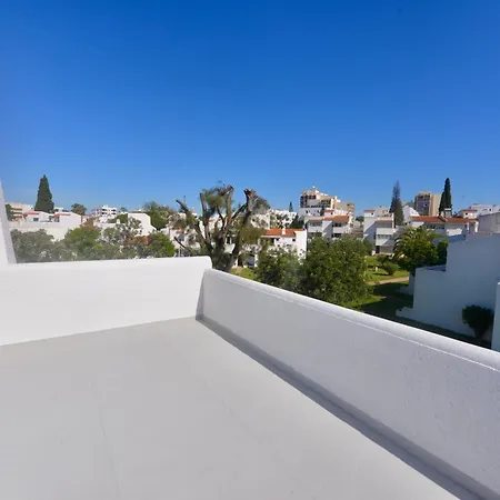 Cove - In Complex Only 5 Minutes From The Marina Of Vilamoura Villa *