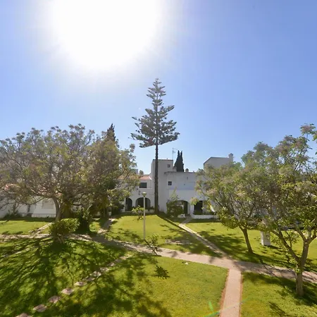 Cove - In Complex Only 5 Minutes From The Marina Of Vilamoura Villa Quarteira
