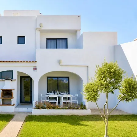 Cove - In Complex Only 5 Minutes From The Marina Of Vilamoura Villa *