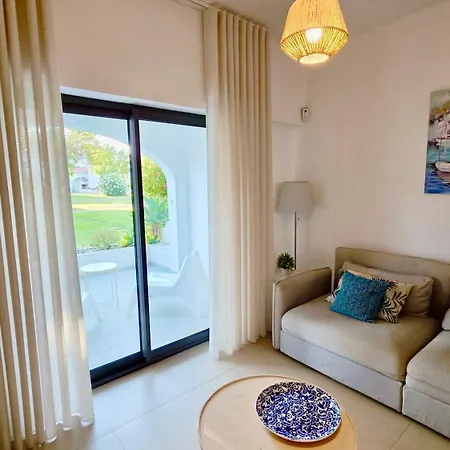 Cove - In Complex Only 5 Minutes From The Marina Of Vilamoura Villa *