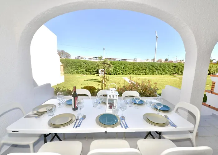 Cove - In Complex Only 5 Minutes From The Marina Of Vilamoura 别墅 *