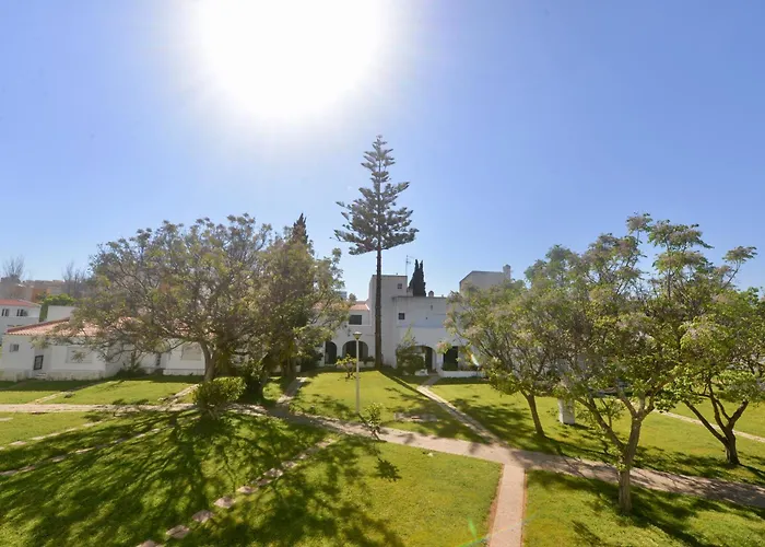 Cove - In Complex Only 5 Minutes From The Marina Of Vilamoura Villa Quarteira